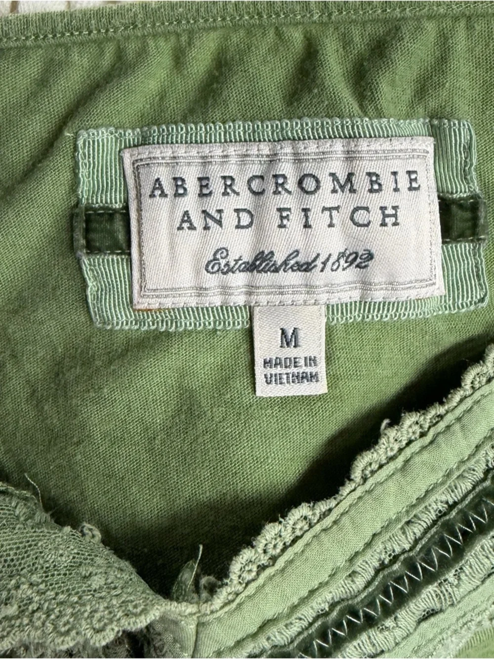 Vintage‎ Y2K Abercrombie Green Lace Trim Camisole Tank Top Size Medium - Picture 5 of 6